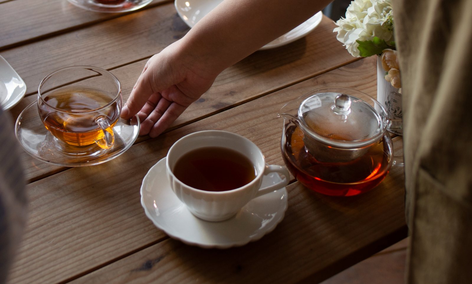 Servicio de té en la mesa